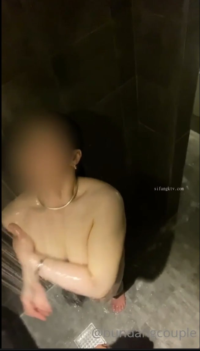 FC2-3508291 【#100】地方に住む無垢学生の初めて貰いました。若く感度の良い肉体は触るだけでビクビク